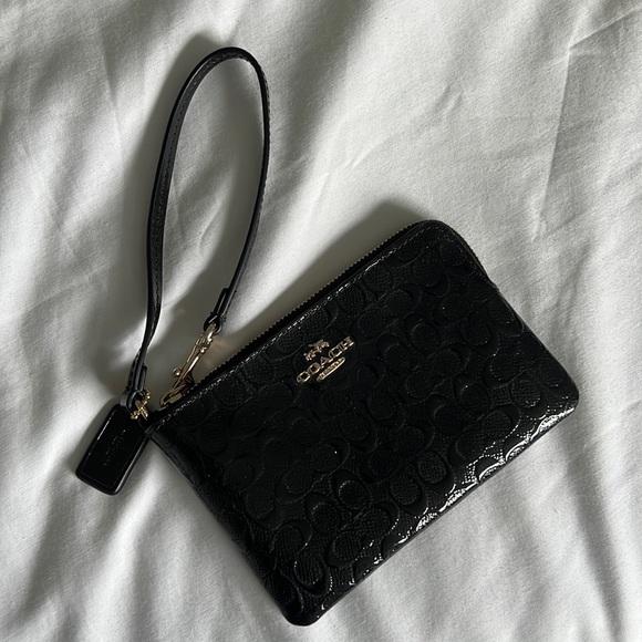 Coach Handbags - Coach wristlet